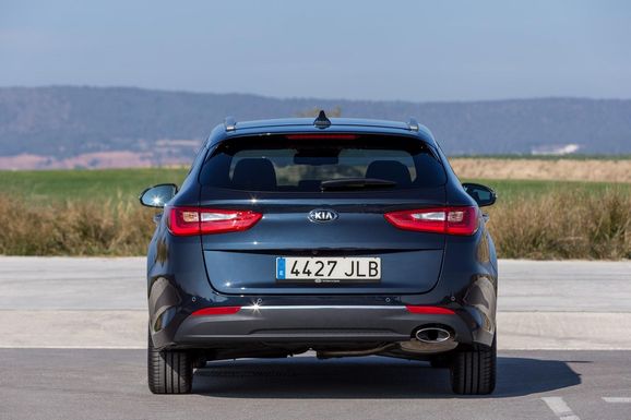 Nya kombimodellen utmanar Volkswagen Passat