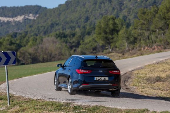 Nya kombimodellen utmanar Volkswagen Passat