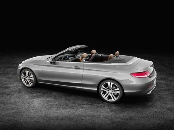 Svenskt pris på nya Mercedes C-klass Cabriolet