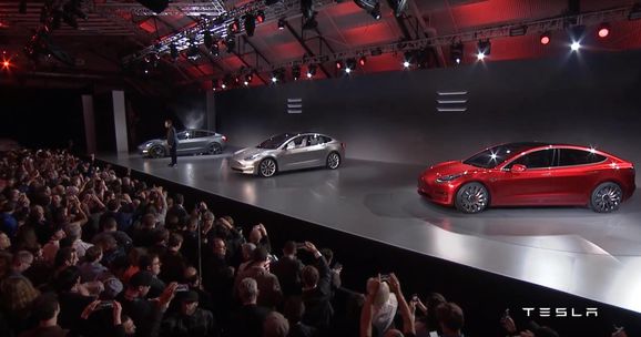 Tesla Model 3 har fel instrument – här är svaret