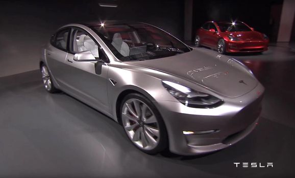 Tesla Model 3 har fel instrument – här är svaret