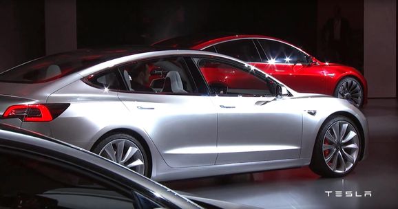 Tesla Model 3 har fel instrument – här är svaret