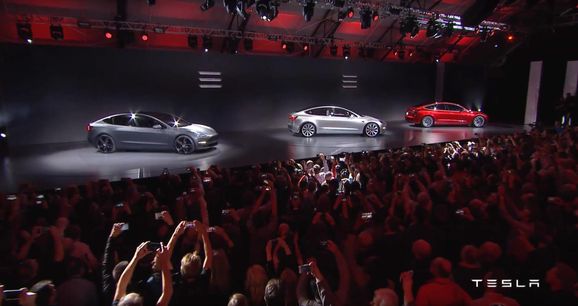 Tesla Model 3 har fel instrument – här är svaret