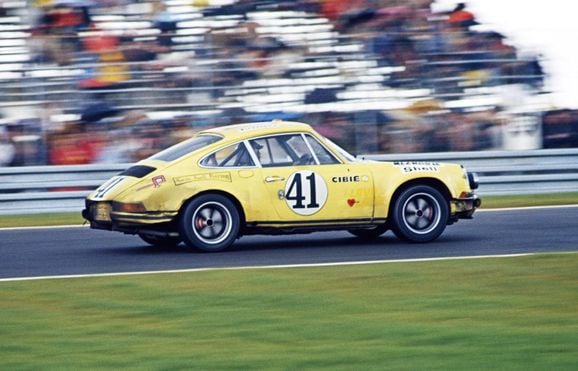 Sorgligt vrak bortom räddning – eller vänta nu…