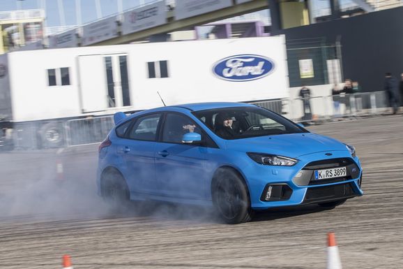 Ford Focus RS blir snabbare än Porsche 911