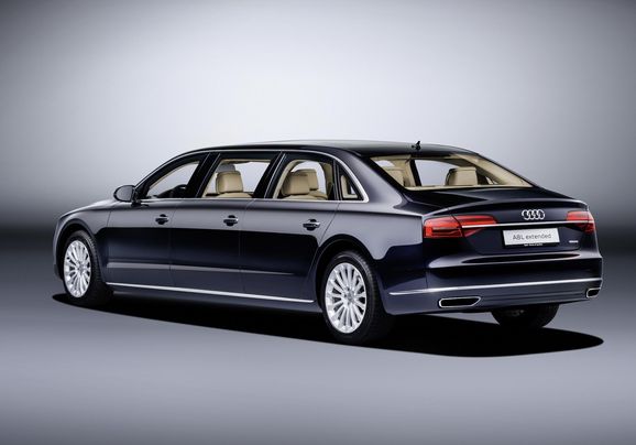 Gnugga ögonen – det här är Audi A8 ”extra allt”