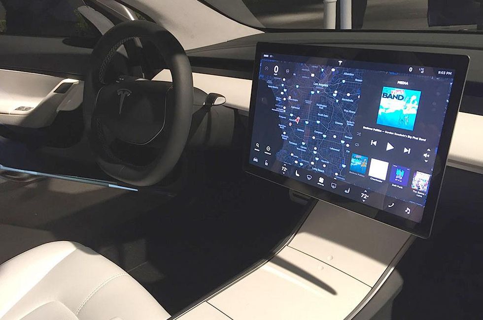 Tesla Model 3 har fel instrument – här är svaret