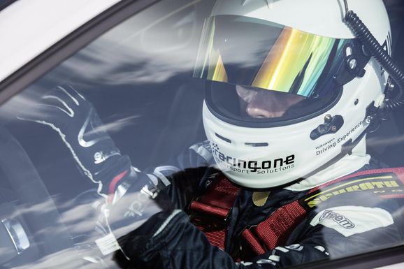 Volkswagen skänker Bris över en halv miljon kronor