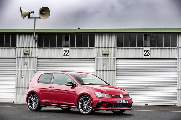 Volkswagen skänker Bris över en halv miljon kronor