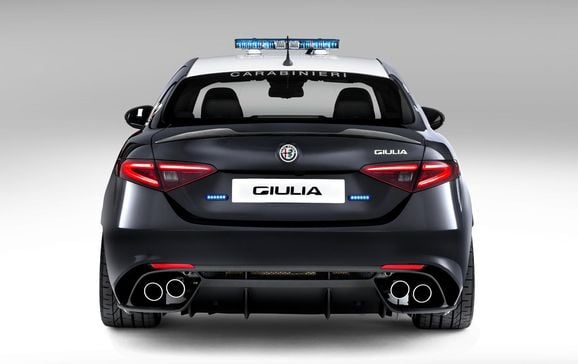 Polisbilen du inte kör ifrån – Alfa Giulia med 510 hk