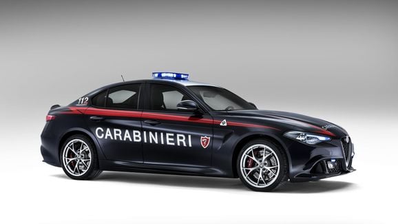 Polisbilen du inte kör ifrån – Alfa Giulia med 510 hk