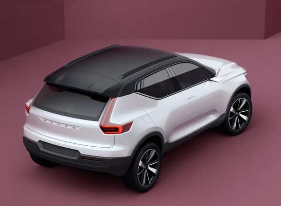 Volvo XC40 visar fronten – premiär nästa vecka