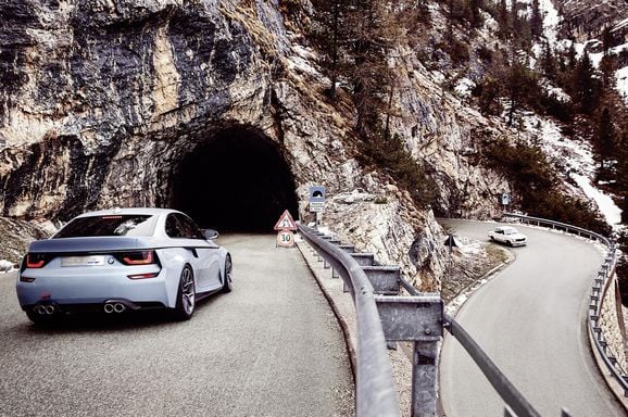 BMW:s läckra specialbil hyllar 2002 Turbo