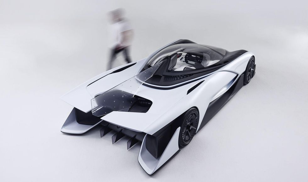 Faraday Future visar upp superelbilen FFZERO1 i vitt – läckrare än någonsin