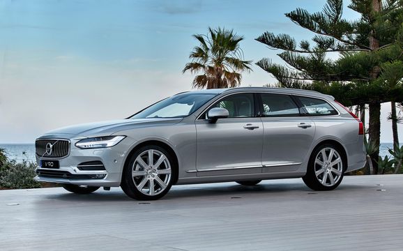 Volvo V90 provkörd – så tycker världspressen om nya kombin