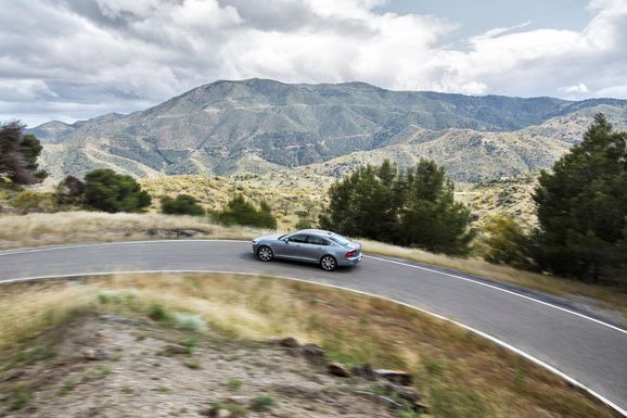 Volvo V90 provkörd – så tycker världspressen om nya kombin