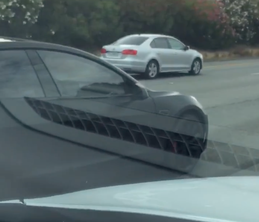 Tesla Model 3 fångad på film