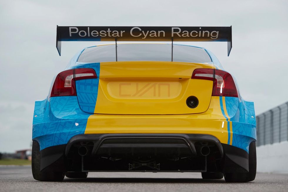 Prinsens Volvo-design: Temat är svenska flaggan