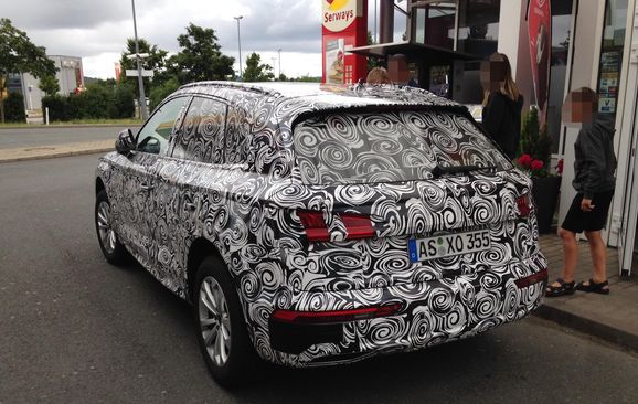 Nya Audi Q5 närmar sig – fotograferad av läsare