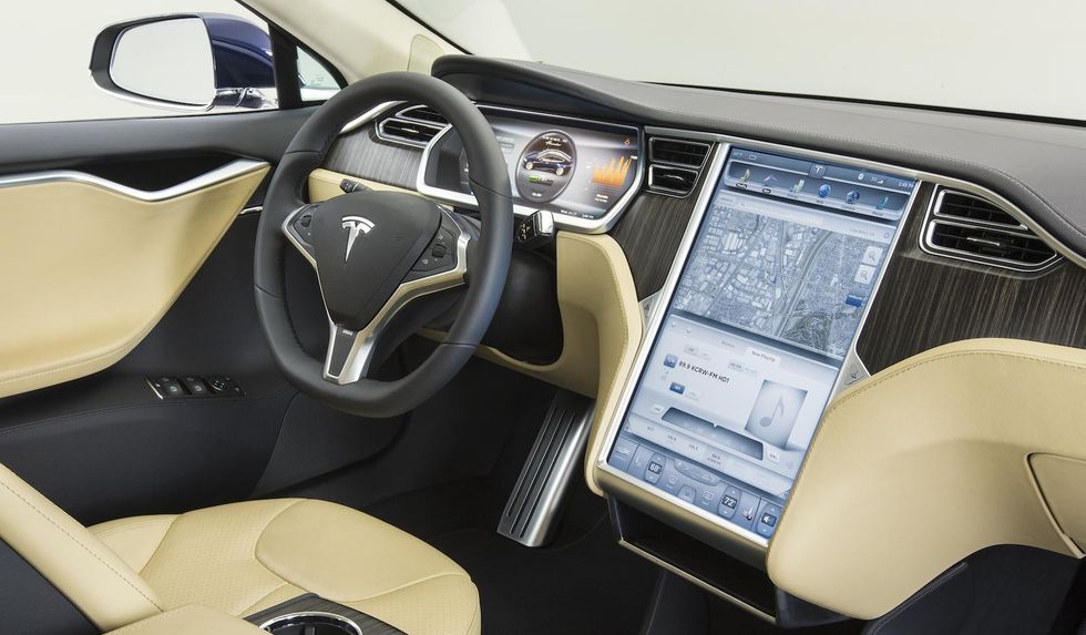 Nya uppgifter om hemliga projektet – vad är Tesla Glass för mystisk nyhet?