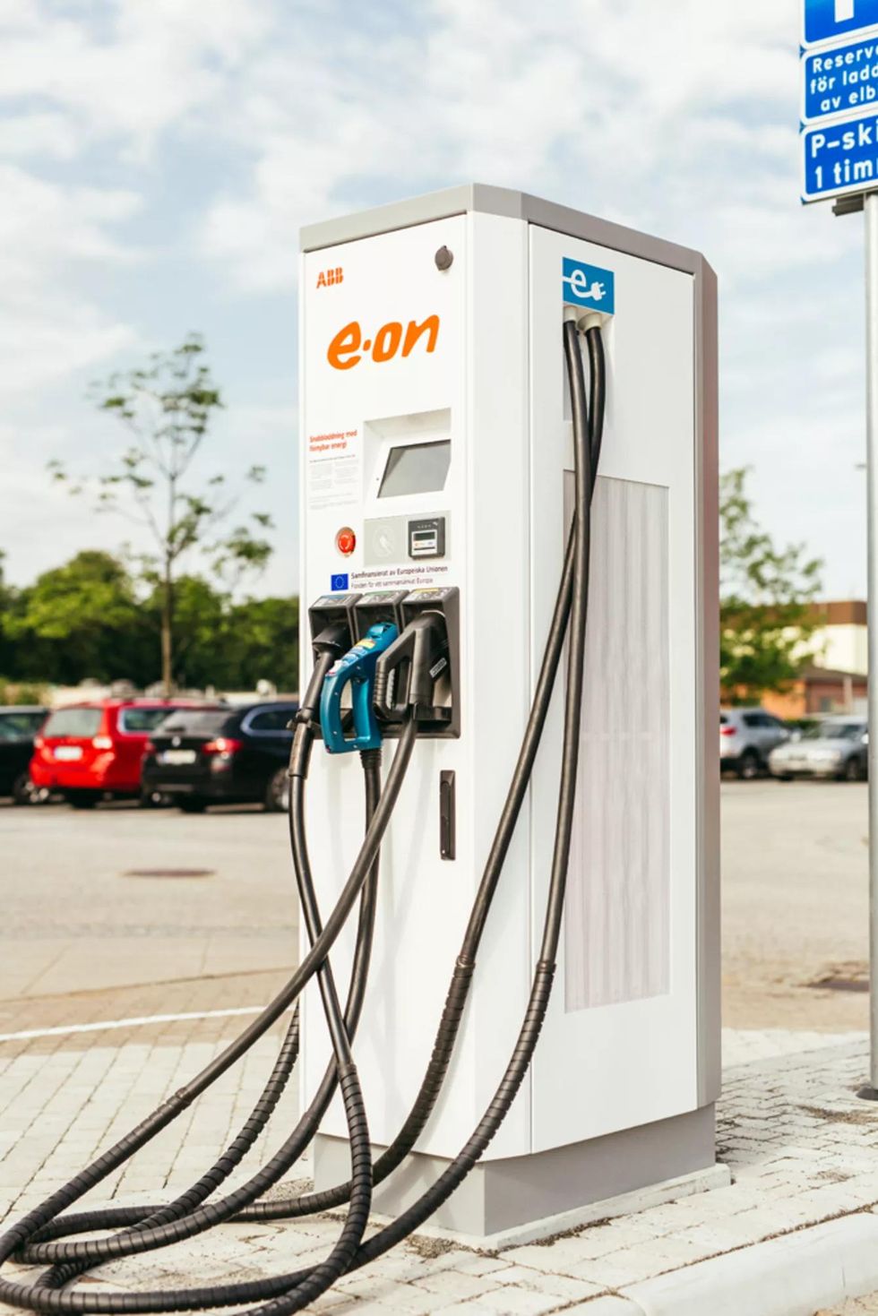 Sveriges största motorvägar får 30 nya laddstolpar