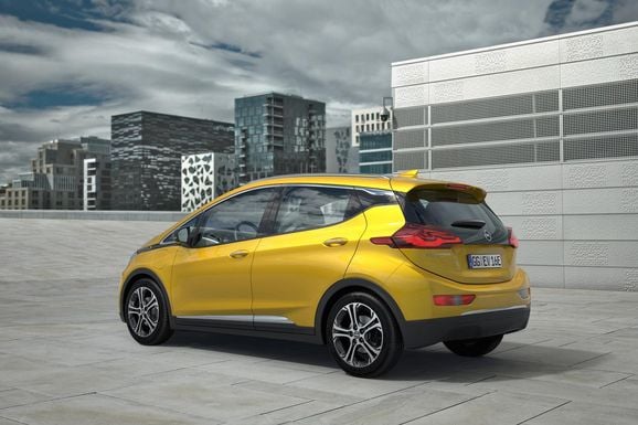 Hinner före Tesla med lång räckvidd – och kan uppdateras direkt över nätet