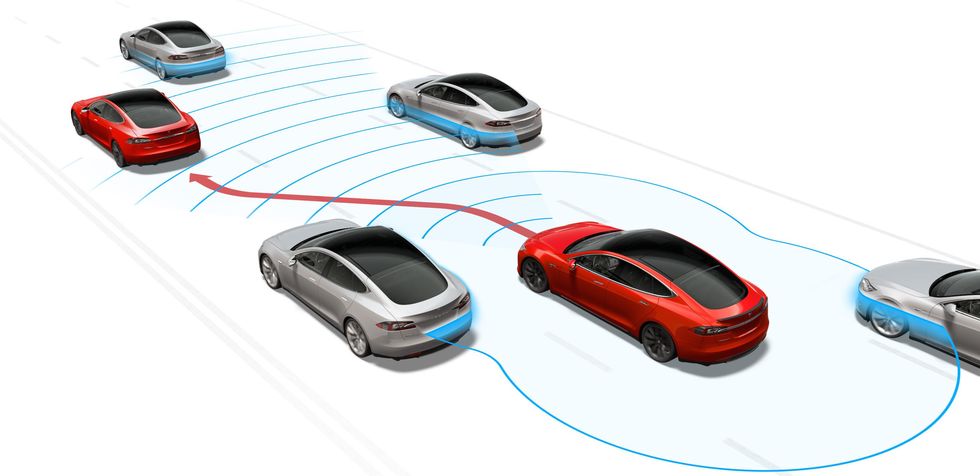 Efter kritiken från Volvo och BMW – Elon Musk försvarar Teslas autopilot