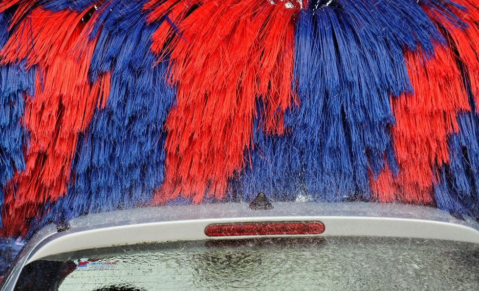 Bilar med autobroms klarar inte biltvätten