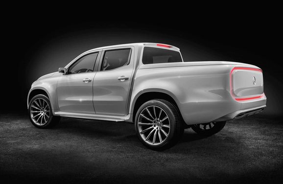 Mercedes första pickup – men vad är under skalet?