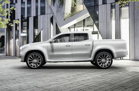Mercedes första pickup – men vad är under skalet?