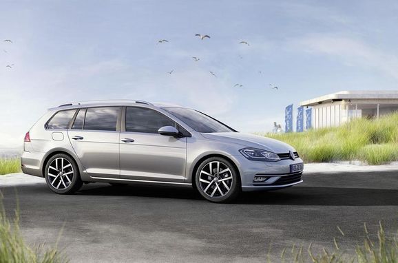 Provkörd: Erik imponeras av nya VW Golf