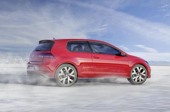 Provkörd: Erik imponeras av nya VW Golf