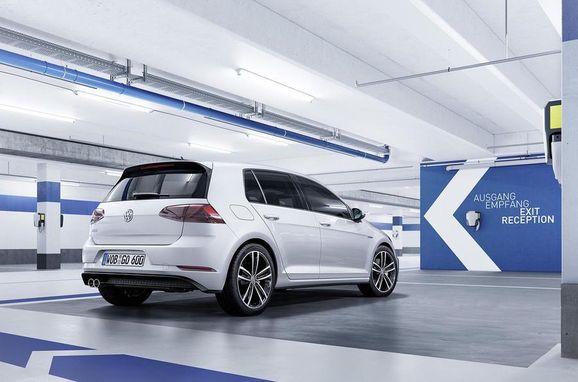 Provkörd: Erik imponeras av nya VW Golf