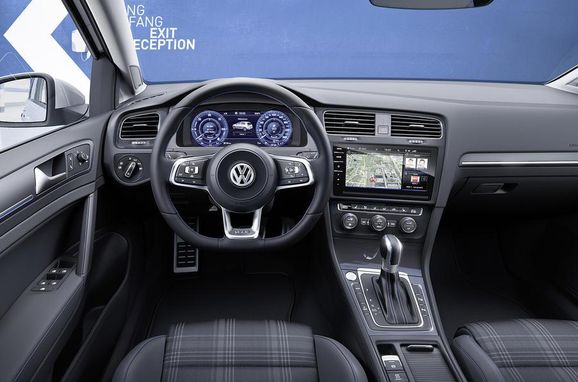 Provkörd: Erik imponeras av nya VW Golf