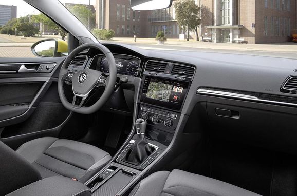 Provkörd: Erik imponeras av nya VW Golf