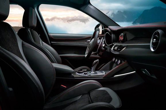 Alfa Romeo Stelvio – nya suven äntligen officiell