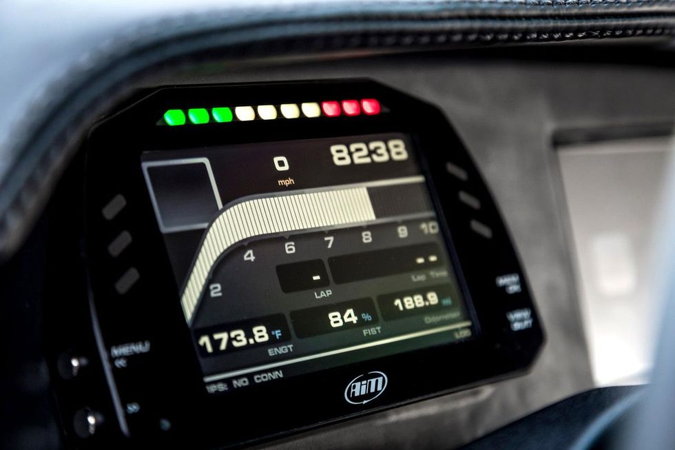 Rezvani – vänta tills du öppnar dörrarna!