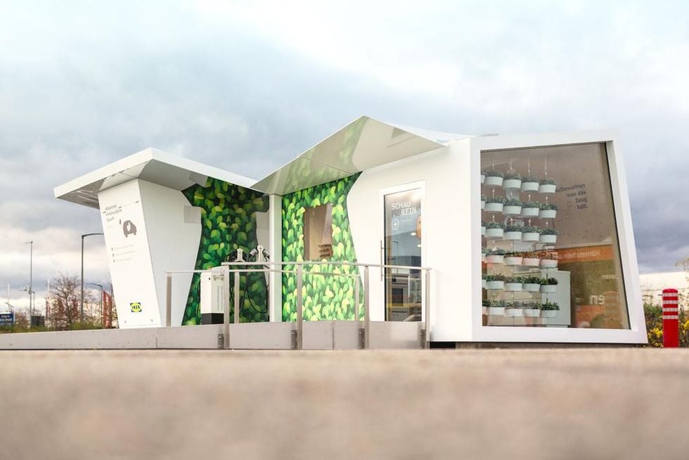 Ikeas nya laddningslounge gör det trevligare att ladda elbilen