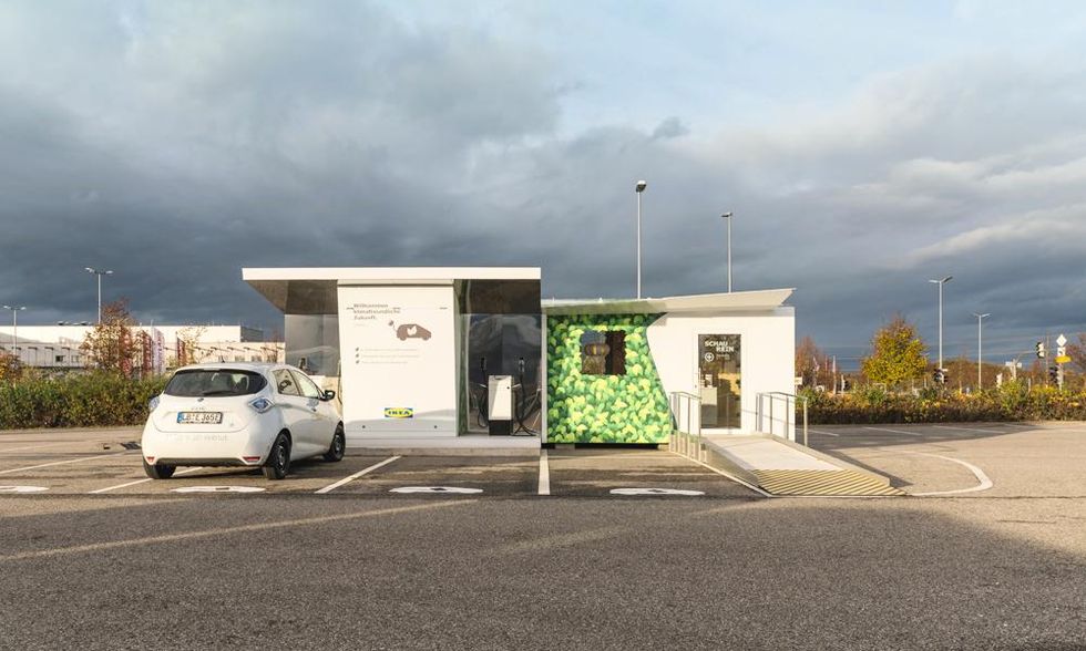 Ikeas nya laddningslounge gör det trevligare att ladda elbilen
