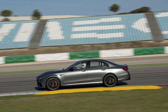 Mercedes-AMG E63: 