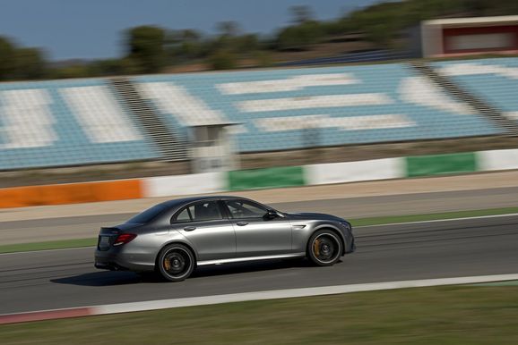 Mercedes-AMG E63: 