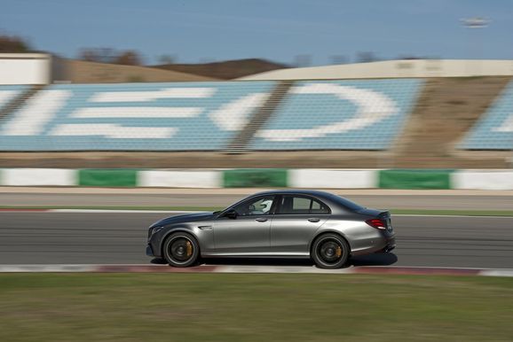 Mercedes-AMG E63: 