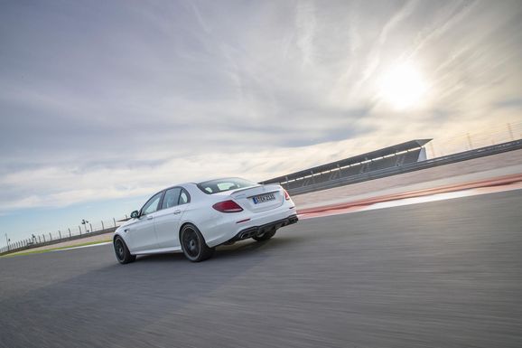 Mercedes-AMG E63: 
