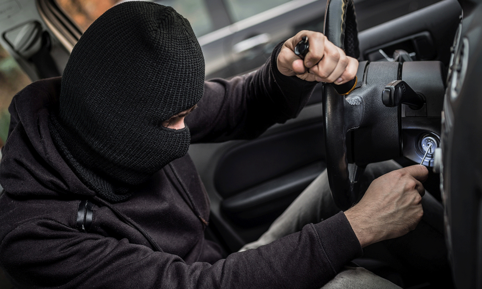 BMW hittade och låste in biltjuven i bilen – på distans