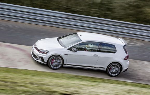 Volkswagen skänker Bris över en halv miljon kronor