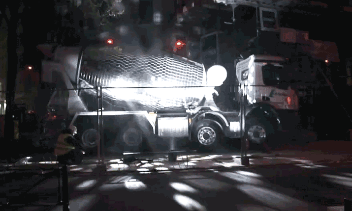 Den här discokulan lockar ut bilnördarna på dansgolvet!