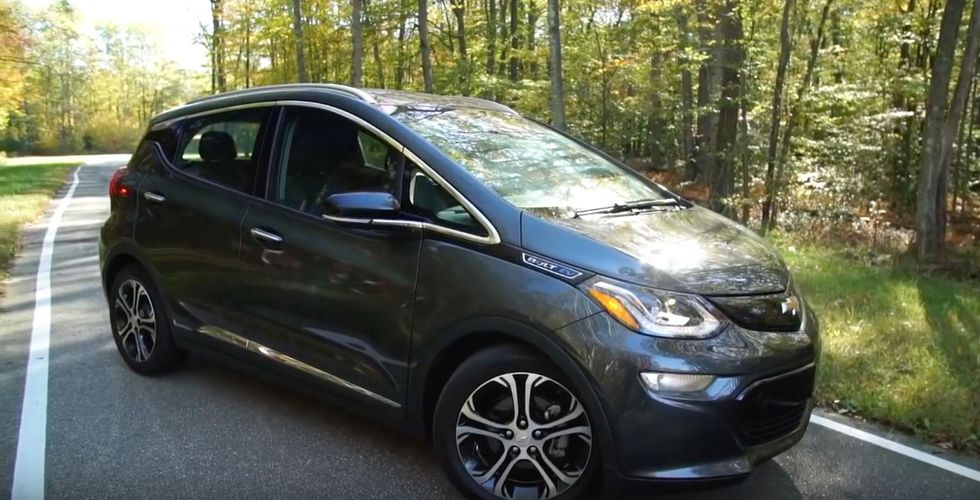 Hajpade elbilen får mycket beröm – men provturen avslöjar en pinsam miss