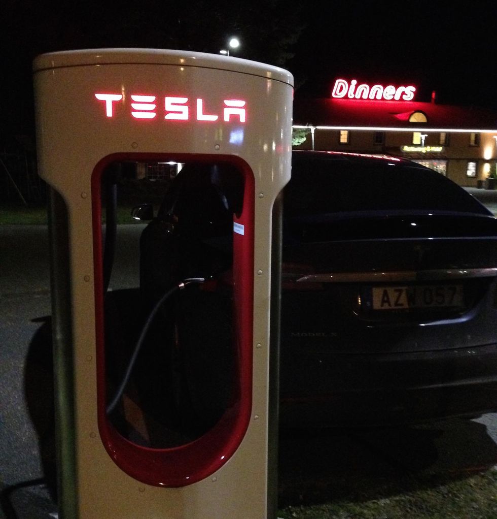 Långresa med Tesla Model X – så funkar det