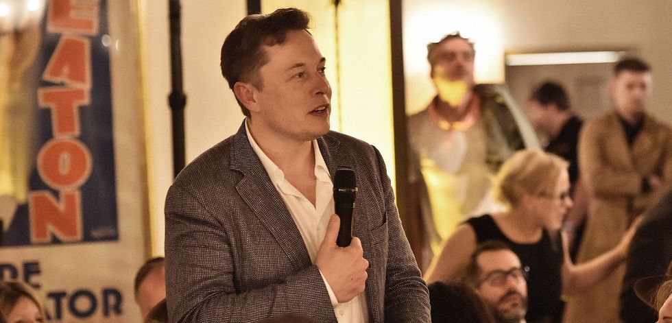 Tesla förlänger gratis laddning – och hintar om snabbare Supercharger