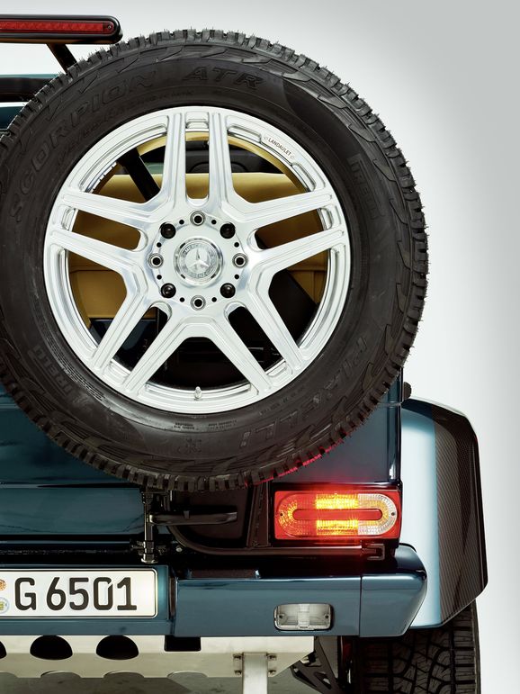 Den mest superlyxiga terrängbilen vi sett – med V12:a